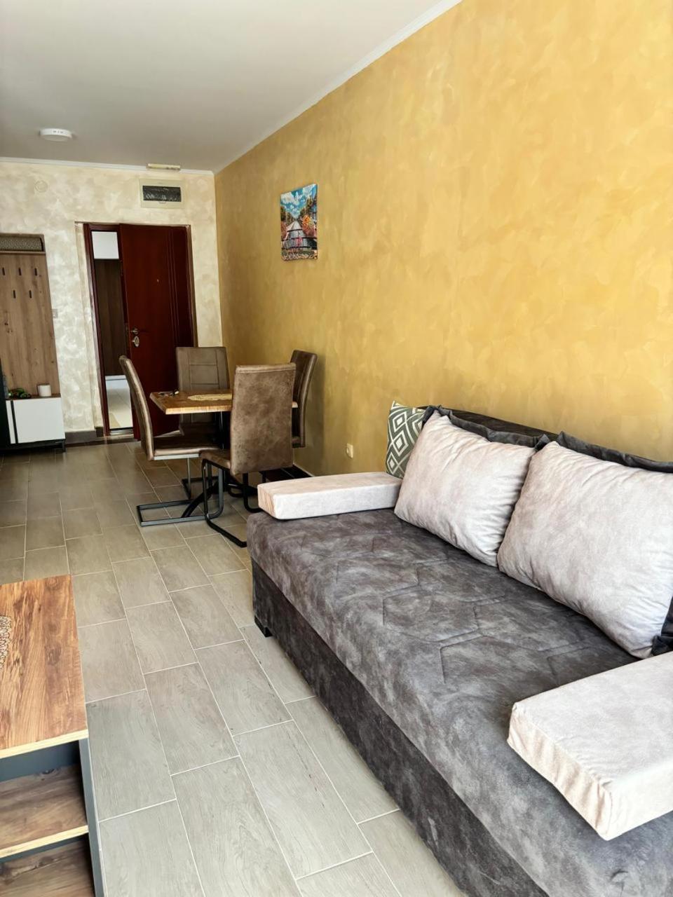 Apartment Dale Becici *